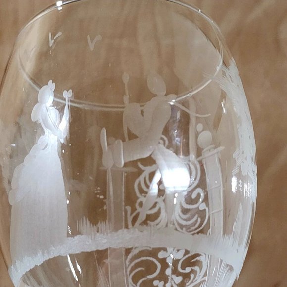 Finely Etched Glass French Provincial Courting Couple Wine Glasses 6" set of 2 - Picture 3 of 11